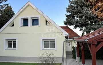 Eladó családi ház