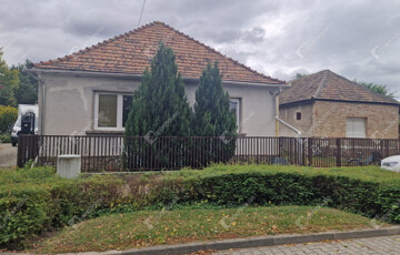 Eladó családi ház