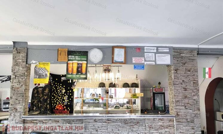 Eladó fő út melletti üzlethelyiség Tiszaföldváron                                 