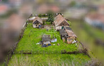 Eladó telek/földterület