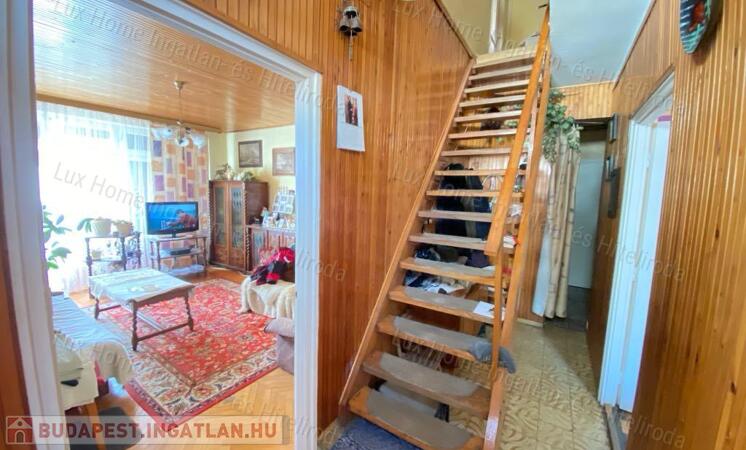 Eladó 2 szintes 5 szobás családi ház Tatán az Öreg-tó közelében!                                 