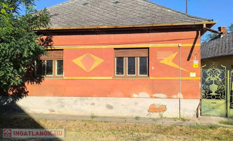Tiszaföldvár, Szondy Vezér úton Eladó egy családi ház