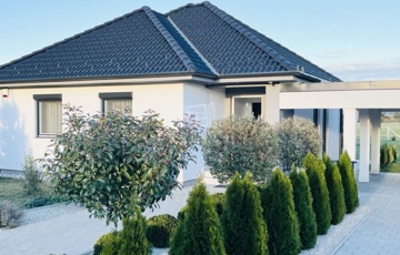 Eladó családi ház