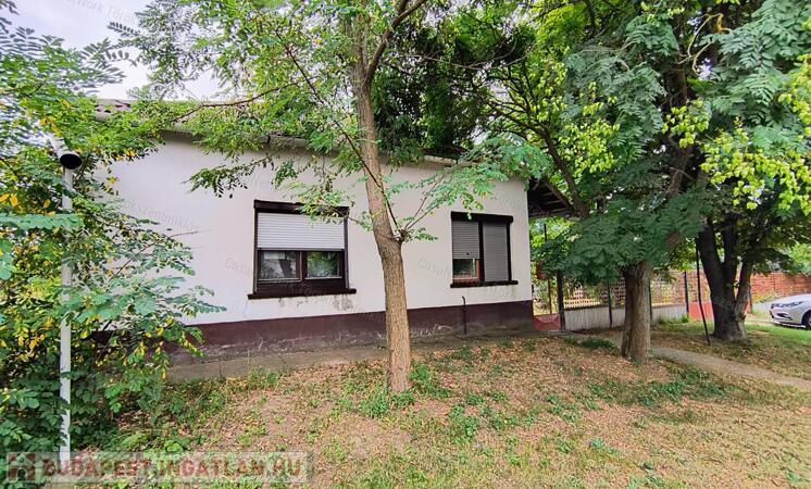 Eladó családi ház Fegyverneken!                                 