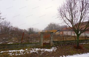 Eladó telek/földterület