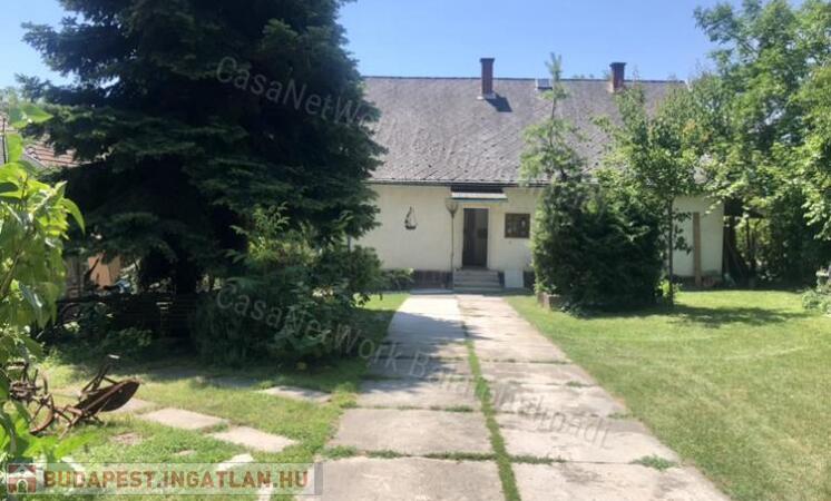 Eladó kivételes adottságú családi ház Balatonfűzfőn!                                 