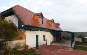 Eladó családi ház