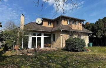 Eladó családi ház