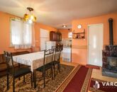 Eladó családi ház Velence 79 900 000 Ft