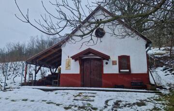 Eladó telek/földterület