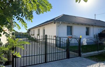 Eladó családi ház