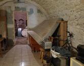 ELADÓ Vértesszőlősön közművesített lakhatásra is alkalmas présház!