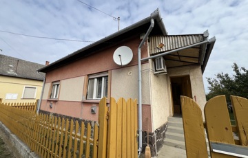Eladó családi ház