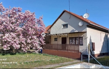 Eladó családi ház