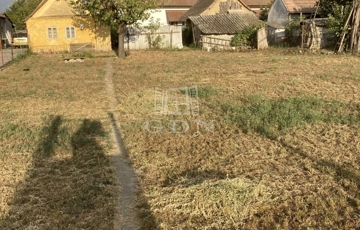 Eladó telek/földterület