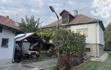 Eladó családi ház