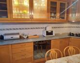 Tágas ház, kész iroda, külön üzlet és nulla rezsi. Ritka kombináció!