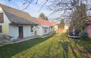 Eladó családi ház