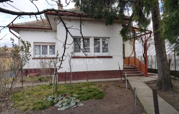 Eladó családi ház