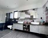 Eladó családi ház Pécs 149 000 000 Ft