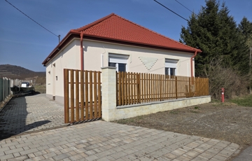 Eladó családi ház