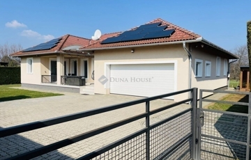 Eladó családi ház