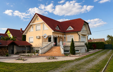 Eladó családi ház
