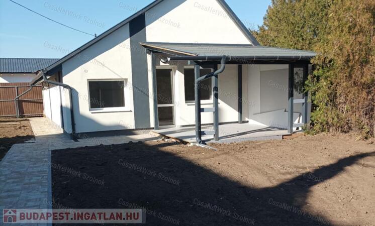 Felújított családi ház eladó Szandaszőlősön!                                 