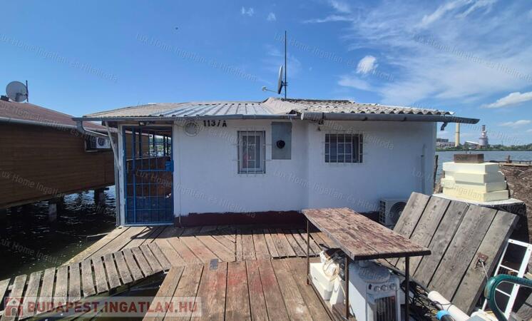 Eladó horgász stég a Bokodi tónál                                 