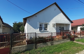 Eladó családi ház