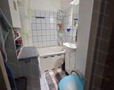 Oroszlányon eladó egy 36nm-es 8.em. 1,5 szobás , örök panorámás lakás!