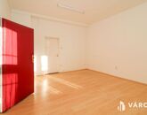 Eladó iroda/üzlethelyiség Békéscsaba 30 000 000 Ft