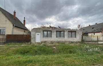 Eladó családi ház