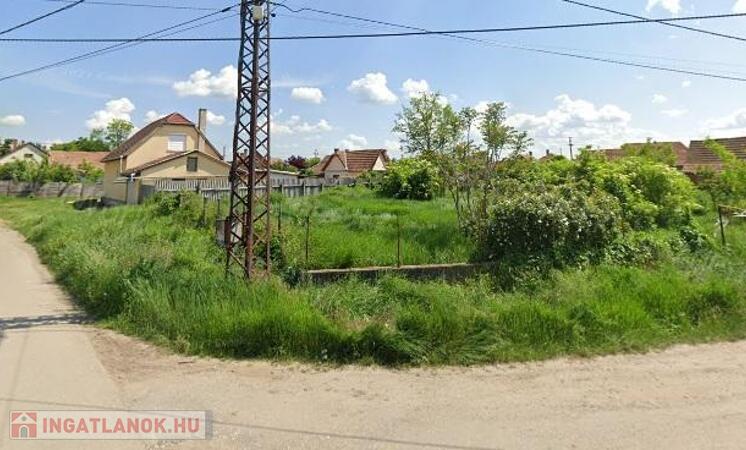 Eladó építési telek Jászapáti központjában