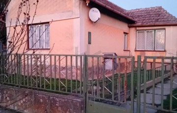 Eladó családi ház