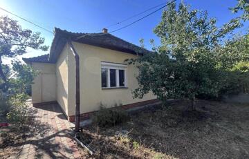Eladó családi ház