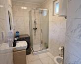 Nagy fügeden, a főút mellett, felújított, 1 szobás családi ház eladó