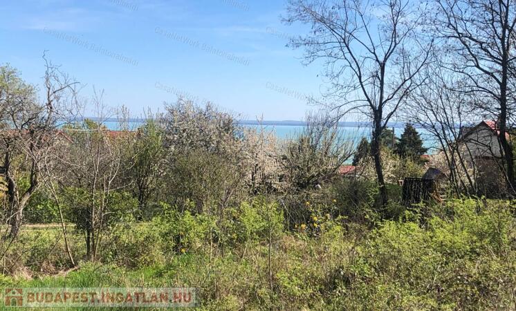 Panorámás építési telek eladó Balatonalmádiban!                                 