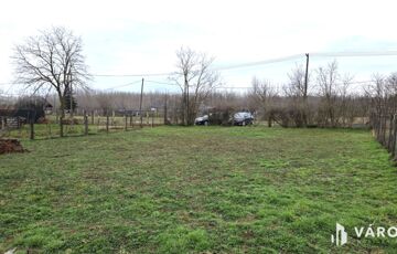 Eladó telek/földterület