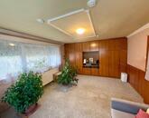 Újszász központjában eladó családi ház!