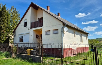 Eladó családi ház