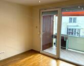 Szolnokon, belvárosi felújított, 1.emeleti, 31nm-es lakás kiadó!