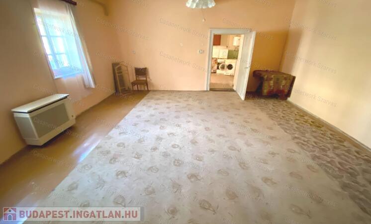 Szarvas szívében számos lehetőséget magában rejtő családi ház eladó                                 