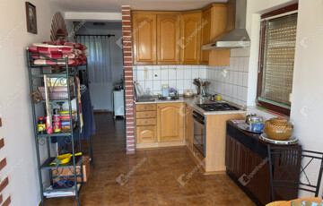 Eladó családi ház