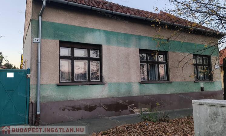 Eladó vállalkozásra kiváló, 102nm-es ház Szolnok forgalmas részén!                                 