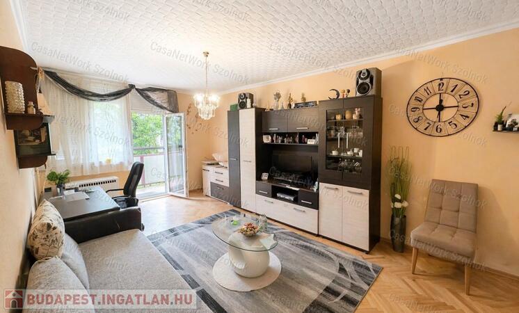 Szolnokon, a Tallinn városrészben 2 szobás 1. emeleti lakás eladó!                                 