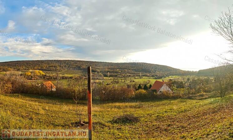 Panorámás zártkert Felsőörsön                                 