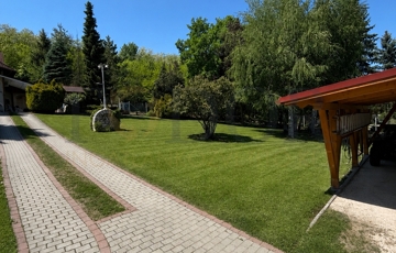 Eladó családi ház
