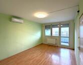 Jó állapotú panel lakás kiváló helyen