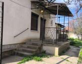 Eladó Tiszaföldvár kedvelt részén egy nagy családi ház kis portával